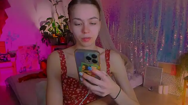 Snapshot of poli__ chatting on February 6, 2025, 10:32 pm poli   online show from February 6, 2025, 10:32 pm