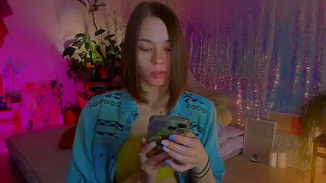 Snapshot of poli__ chatting on January 31, 2025, 2:39 pm poli   online show from January 31, 2025, 2:39 pm