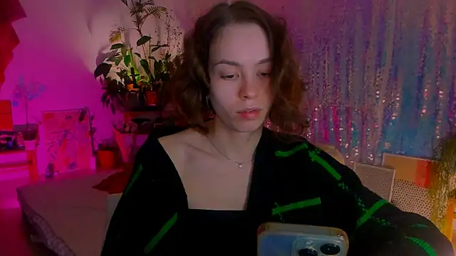 Snapshot of poli__ chatting on January 22, 2025, 7:24 pm poli   online show from January 22, 2025, 7:24 pm