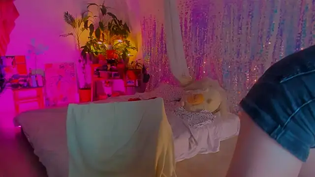 Snapshot of poli__ chatting on March 18, 2025, 10:58 pm poli   online show from March 18, 2025, 10:58 pm