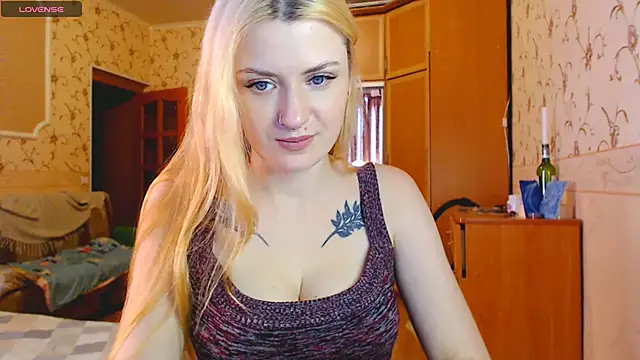 Snapshot of MarySweetness chatting on February 16, 2025, 2:21 pm MarySweetness online show from February 16, 2025, 2:21 pm