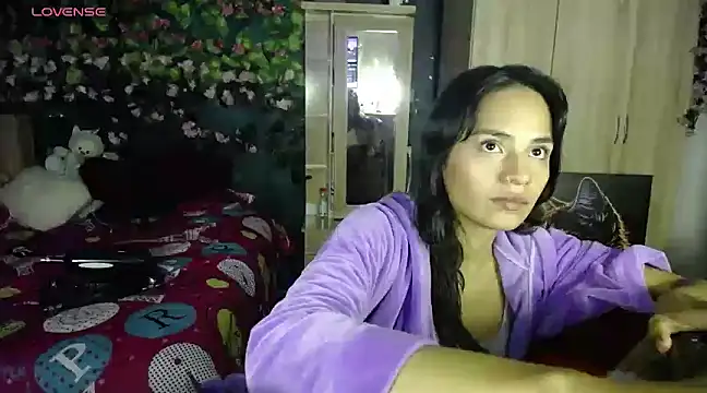 Snapshot of Samara_Beltran chatting on February 21, 2025, 2:50 am Samara Beltran online show from February 21, 2025, 2:50 am