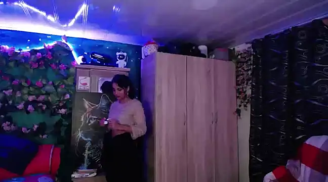 Snapshot of Samara_Beltran chatting on February 23, 2025, 10:49 am Samara Beltran online show from February 23, 2025, 10:49 am