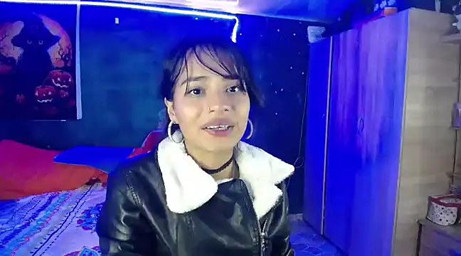 Snapshot of Samara_Beltran chatting on March 15, 2025, 8:26 am Samara Beltran online show from March 15, 2025, 8:26 am