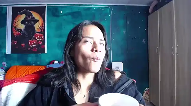 Snapshot of Samara_Beltran chatting on March 13, 2025, 5:28 pm Samara Beltran online show from March 13, 2025, 5:28 pm