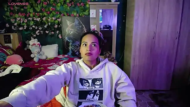Snapshot of Samara_Beltran chatting on February 17, 2025, 2:20 am Samara Beltran online show from February 17, 2025, 2:20 am
