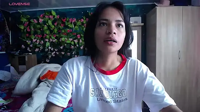 Snapshot of Samara_Beltran chatting on February 16, 2025, 5:04 pm Samara Beltran online show from February 16, 2025, 5:04 pm
