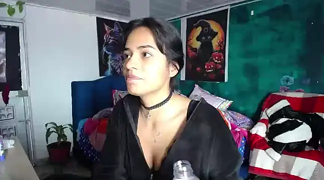 Snapshot of Samara_Beltran chatting on March 15, 2025, 6:10 pm Samara Beltran online show from March 15, 2025, 6:10 pm