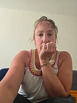 Snapshot of Wisie_Cutie chatting on June 4, 2026, 3:38 pm Wisie Cutie online show from June 4, 2026, 3:38 pm