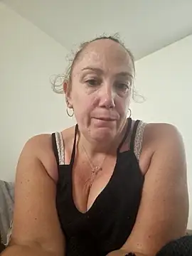 Wisie Cutie online show from October 16, 2025, 1:08 pm