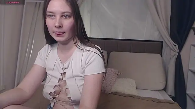 MollyBrams online show from March 13, 2025, 9:48 pm