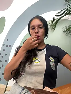 Snapshot of Annya-sweet chatting on February 11, 2025, 2:46 pm Annya-sweet online show from February 11, 2025, 2:46 pm