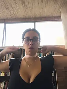Snapshot of Annya-sweet chatting on July 1, 2026, 2:50 pm Annya-sweet online show from July 1, 2026, 2:50 pm