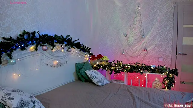 LillyMoure  online show from December 21, 2025, 11:27 pm