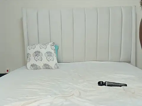  heavenlysent online show from December 18, 2025, 3:55 am