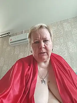 Snapshot of EffectFiona chatting on June 11, 2026, 3:58 am EffectFiona online show from June 11, 2026, 3:58 am