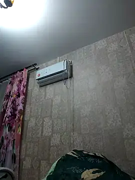 EffectFiona online show from February 22, 2026, 12:02 am