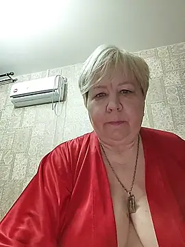 EffectFiona online show from April 24, 2026, 11:07 pm