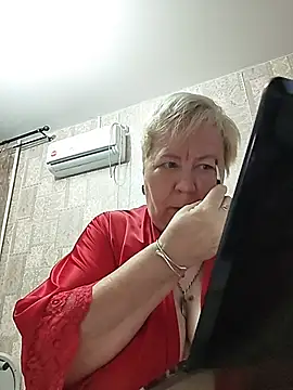 EffectFiona online show from July 5, 2026, 10:49 pm