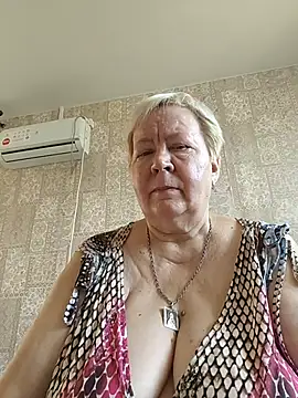 EffectFiona online show from July 9, 2026, 1:06 am