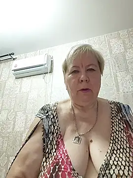 EffectFiona online show from July 11, 2026, 10:54 pm