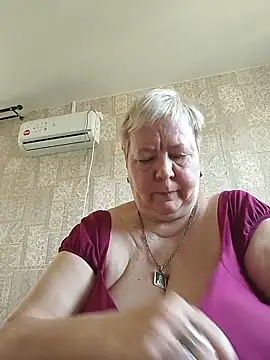 Snapshot of EffectFiona chatting on May 26, 2026, 12:53 am EffectFiona online show from May 26, 2026, 12:53 am