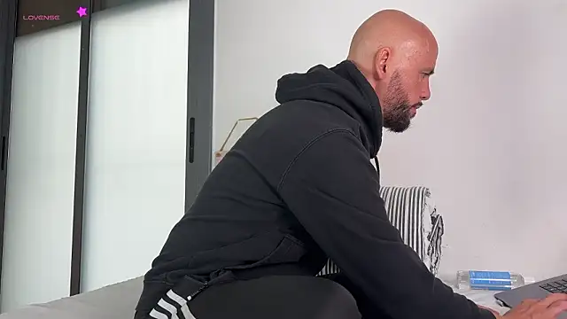 Snapshot of tim_beard chatting on March 28, 2026, 4:19 pm tim beard online show from March 28, 2026, 4:19 pm