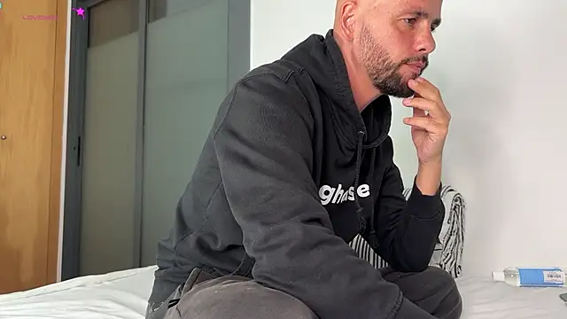 Snapshot of tim_beard chatting on April 10, 2026, 9:11 pm tim beard online show from April 10, 2026, 9:11 pm