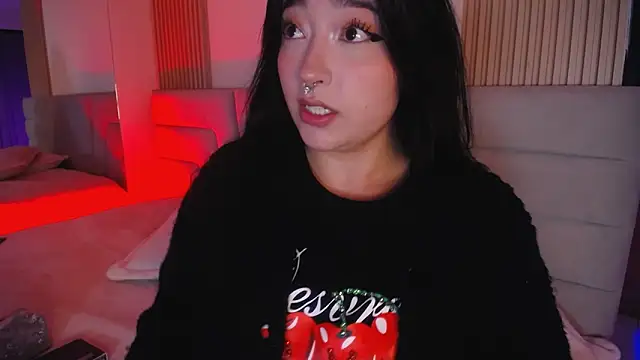 Snapshot of Miss_Loise chatting on April 29, 2026, 2:49 am Miss Loise online show from April 29, 2026, 2:49 am