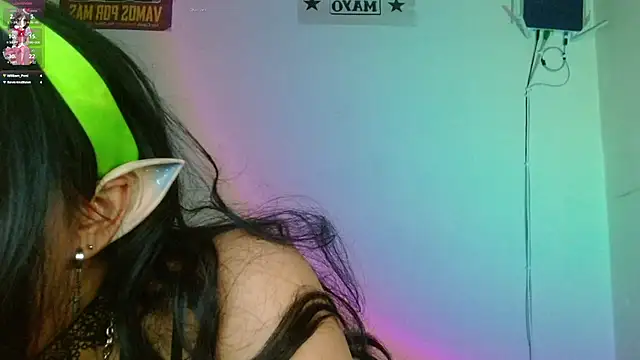 violetagrey  online show from May 20, 2026, 5:26 am