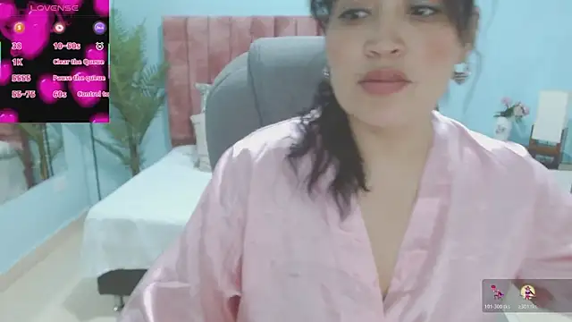 Snapshot of sophia_hadid chatting on December 2, 2025, 8:21 pm sophia hadid online show from December 2, 2025, 8:21 pm