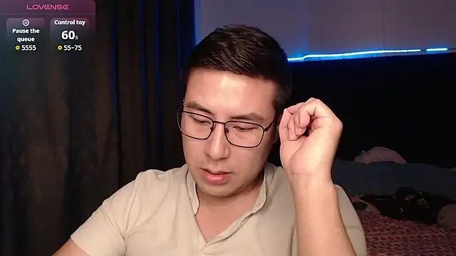 andrewmhilton  online show from December 21, 2025, 6:15 am