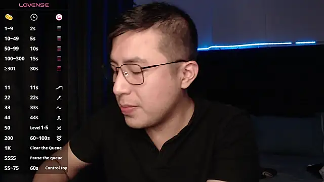 Snapshot of andrewmhilton_ chatting on October 18, 2025, 5:09 am andrewmhilton online show from October 18, 2025, 5:09 am