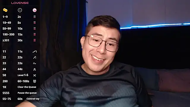 Snapshot of andrewmhilton_ chatting on October 16, 2025, 5:49 am andrewmhilton online show from October 16, 2025, 5:49 am