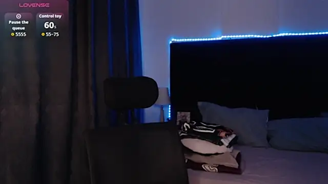 andrewmhilton  online show from April 11, 2026, 5:26 am