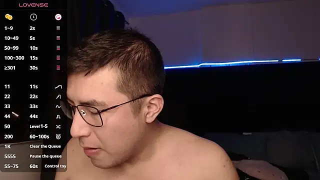 Snapshot of andrewmhilton_ chatting on October 26, 2025, 6:14 am andrewmhilton online show from October 26, 2025, 6:14 am