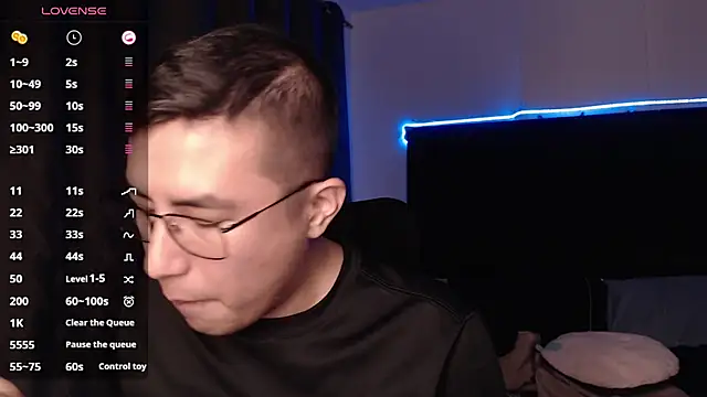 Snapshot of andrewmhilton_ chatting on October 11, 2025, 5:30 am andrewmhilton online show from October 11, 2025, 5:30 am