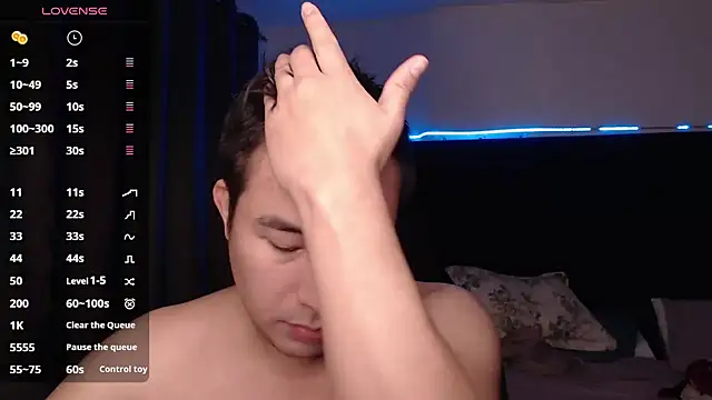 Snapshot of andrewmhilton_ chatting on November 15, 2025, 6:17 am andrewmhilton online show from November 15, 2025, 6:17 am