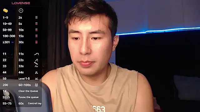 Snapshot of andrewmhilton_ chatting on October 6, 2025, 5:19 am andrewmhilton online show from October 6, 2025, 5:19 am