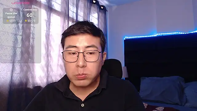 Snapshot of andrewmhilton_ chatting on May 20, 2026, 6:16 pm andrewmhilton online show from May 20, 2026, 6:16 pm