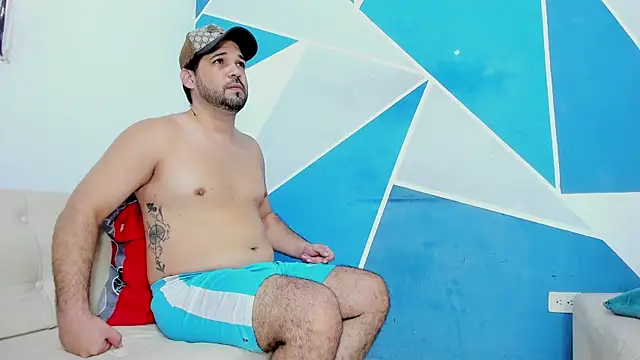 trio hotplus19 online show from December 15, 2024, 4:04 pm