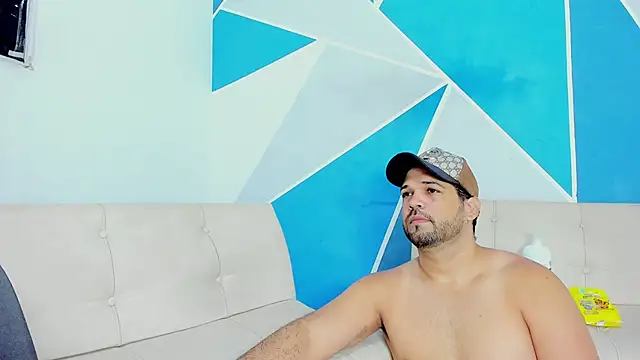 trio hotplus19 online show from February 14, 2025, 3:26 pm