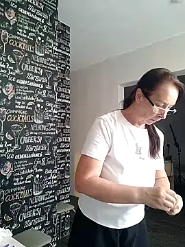 Snapshot of Celine_Faer1 chatting on June 17, 2026, 5:51 am Celine Faer1 online show from June 17, 2026, 5:51 am