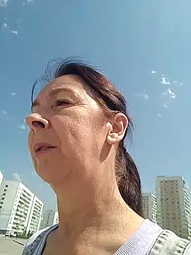 Snapshot of Celine_Faer1 chatting on June 3, 2026, 5:41 am Celine Faer1 online show from June 3, 2026, 5:41 am