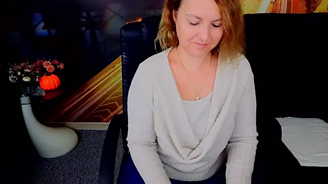 Snapshot of EmmaxPark chatting on November 21, 2025, 6:45 am EmmaxPark online show from November 21, 2025, 6:45 am