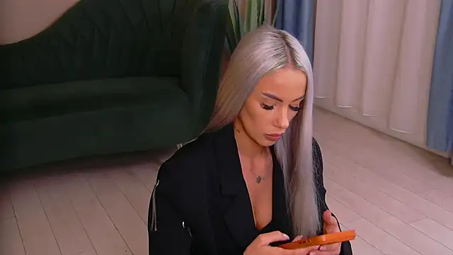 Snapshot of Bailey_Rush chatting on May 1, 2026, 4:01 pm Bailey Rush online show from May 1, 2026, 4:01 pm