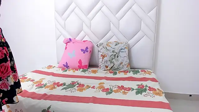 Snapshot of MatureHorny_70 chatting on October 30, 2025, 9:33 pm MatureHorny 70 online show from October 30, 2025, 9:33 pm