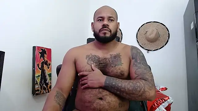 Damian64420 online show from April 15, 2026, 10:32 pm