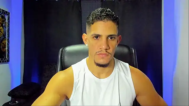 jhonnysnow17 online show from November 28, 2025, 11:49 pm