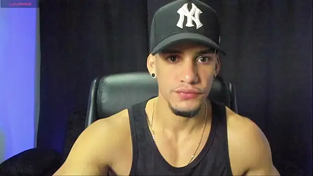 jhonnysnow17 online show from September 18, 2025, 12:41 pm